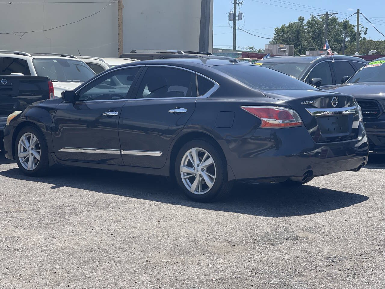 Used 2015 Nissan Altima 2.5 SV FWD image 3