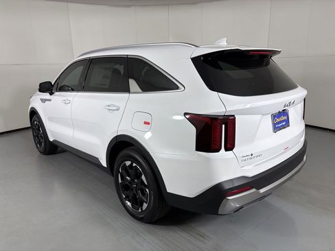 New 2026 Kia Sorento S image 6