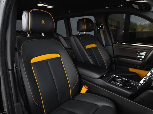 Used 2023 Rolls-Royce Cullinan Black Badge w/ Leather Finishing Pack AWD/4WD image 18