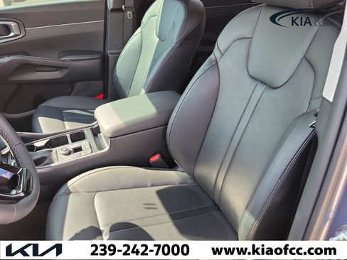 Certified 2025 Kia Sorento S FWD image 18