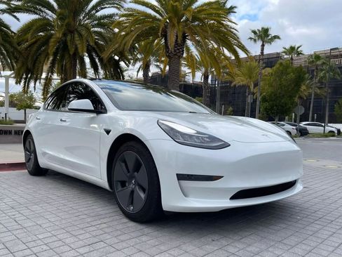 Used 2022 Tesla Model 3 Standard Range RWD image 5