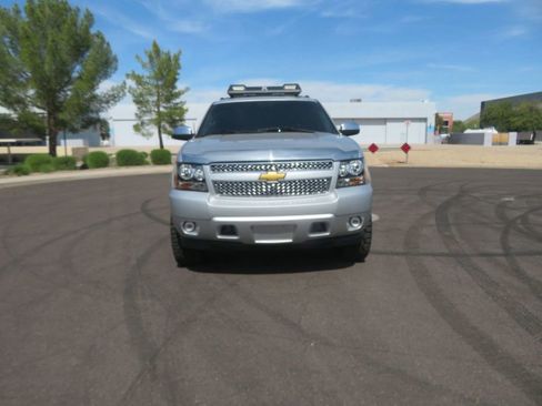 Used 2013 Chevrolet Avalanche LTZ image 11