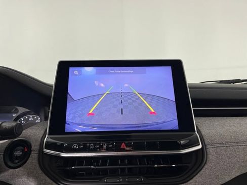 Used 2022 Jeep Compass Latitude FWD image 27