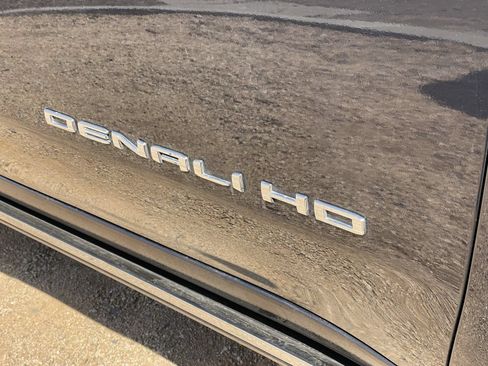 Used 2024 GMC Sierra 3500 Denali Ultimate AWD/4WD image 4