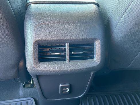 Used 2022 Chevrolet Equinox LT AWD/4WD image 16