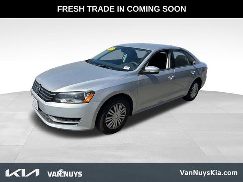 Used 2015 Volkswagen Passat 1.8T Limited Edition image 1