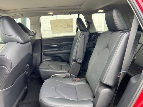 New 2026 Toyota Grand Highlander Limited image 23