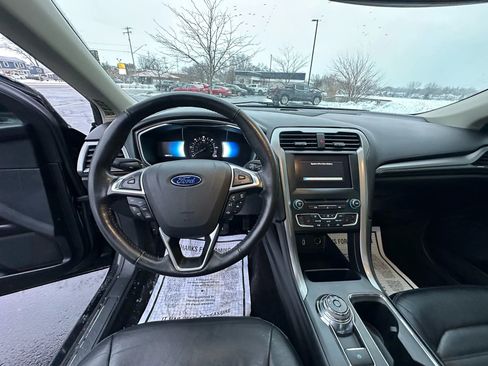 Used 2017 Ford Fusion Energi SE image 16