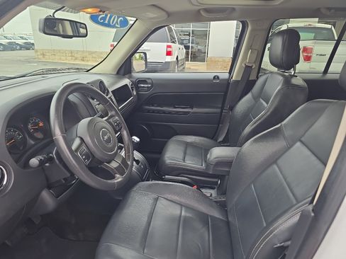 Used 2015 Jeep Patriot High Altitude AWD/4WD image 15