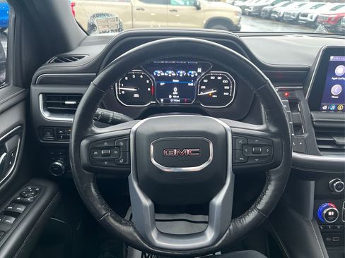 Used 2021 GMC Yukon XL SLT w/ SLT Premium Package image 17