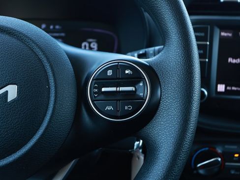 Used 2023 Kia Soul LX w/ LX Technology Package FWD image 14