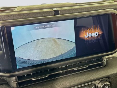 Used 2025 Jeep Wrangler Sport image 16