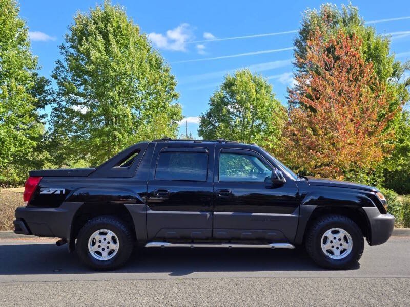 Used 2004 Chevrolet Avalanche Z71 w/ Sun And Sound Package AWD/4WD image 5