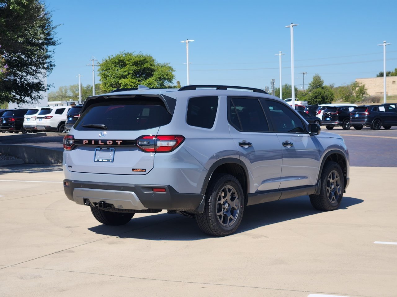 New 2026 Honda Pilot TrailSport image 3