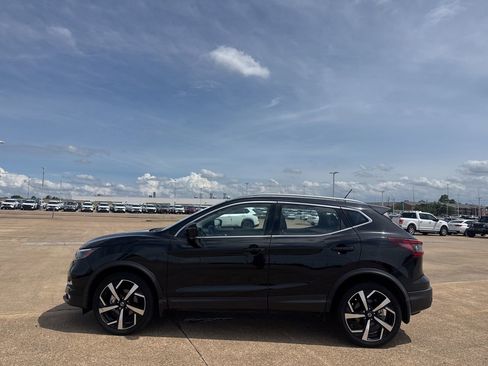 Used 2022 Nissan Rogue Sport SL w/ Premium Package AWD/4WD image 12
