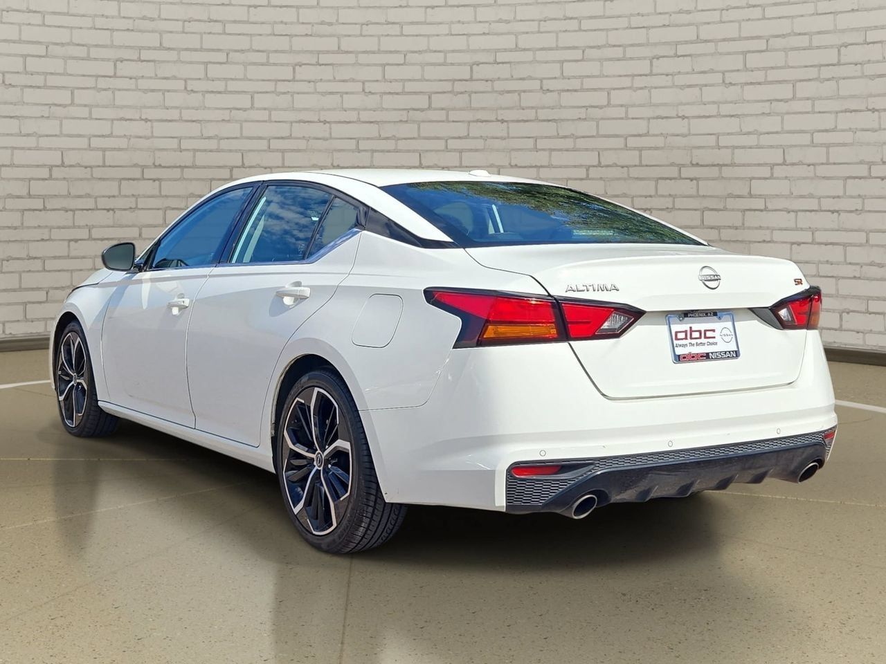 Used 2024 Nissan Altima 2.5 SR FWD image 7