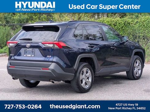 Used 2023 Toyota RAV4 XLE w/ Convenience Package FWD image 5