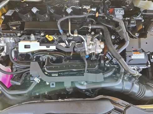 Used 2025 Toyota Prius FWD image 28