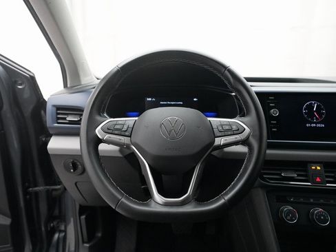 Used 2022 Volkswagen Taos SE image 4