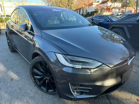Used 2019 Tesla Model X image 2