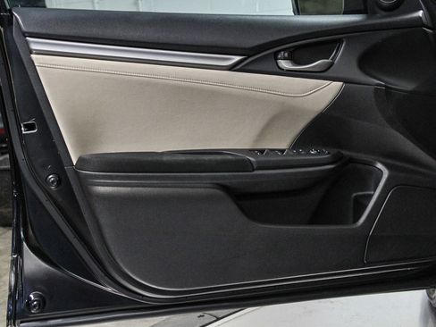 Used 2017 Honda Civic EX image 22