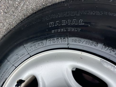 Used 2023 Chevrolet Express 2500 w/ Driver Convenience Package image 27