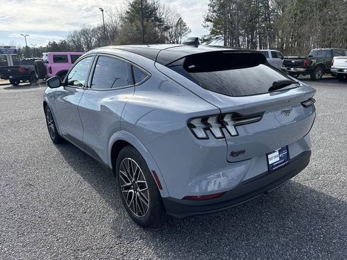 Used 2025 Ford Mustang Mach-E Premium image 5