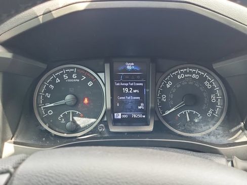Used 2021 Toyota Tacoma TRD Off-Road w/ Technology Package AWD/4WD image 14