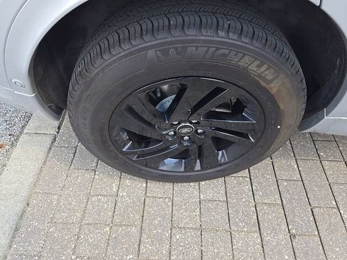 Certified 2025 Land Rover Discovery Sport S AWD/4WD image 12