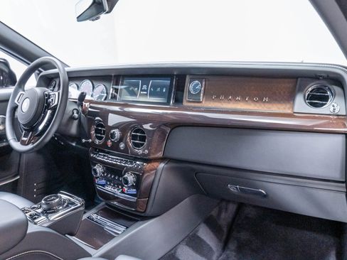 Used 2024 Rolls-Royce Phantom Sedan w/ The Phantom Package RWD image 52