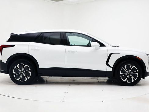 Used 2025 Chevrolet Blazer EV LT AWD/4WD image 3