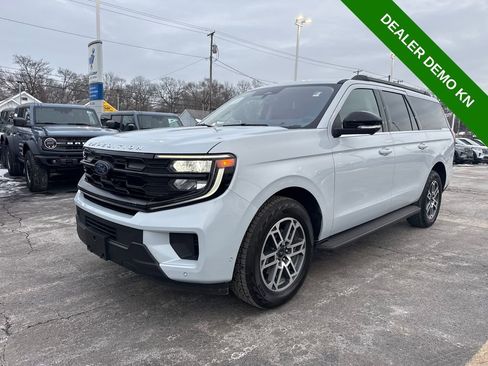 Used 2025 Ford Expedition Max Active image 2