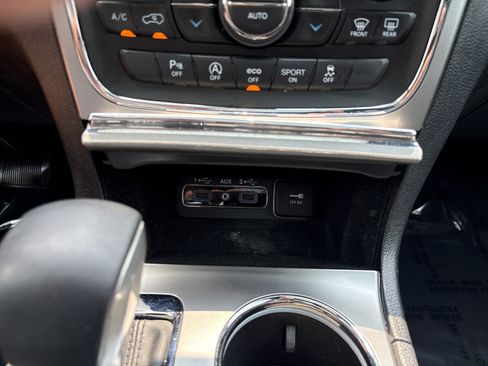 Used 2018 Jeep Grand Cherokee Limited w/ Luxury Group II AWD/4WD image 32