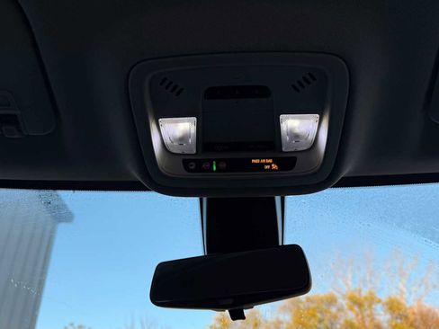 Used 2020 Chevrolet Traverse Premier image 27