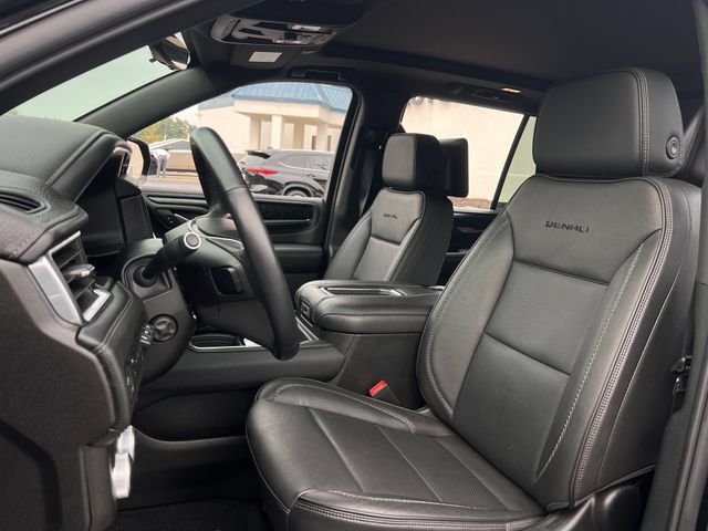 Used 2021 GMC Yukon Denali w/ Denali Premium Package RWD image 14