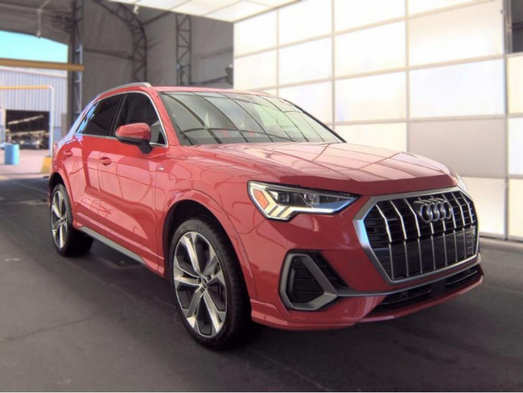 Used 2021 Audi Q3 2.0T Premium Plus w/ Premium Plus Package AWD/4WD image 4