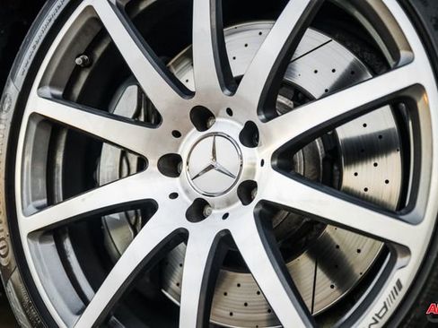 Used 2013 Mercedes-Benz SL 63 AMG image 3