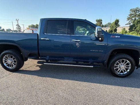 New 2026 Chevrolet Silverado 2500 LTZ w/ LTZ Premium Package AWD/4WD image 7
