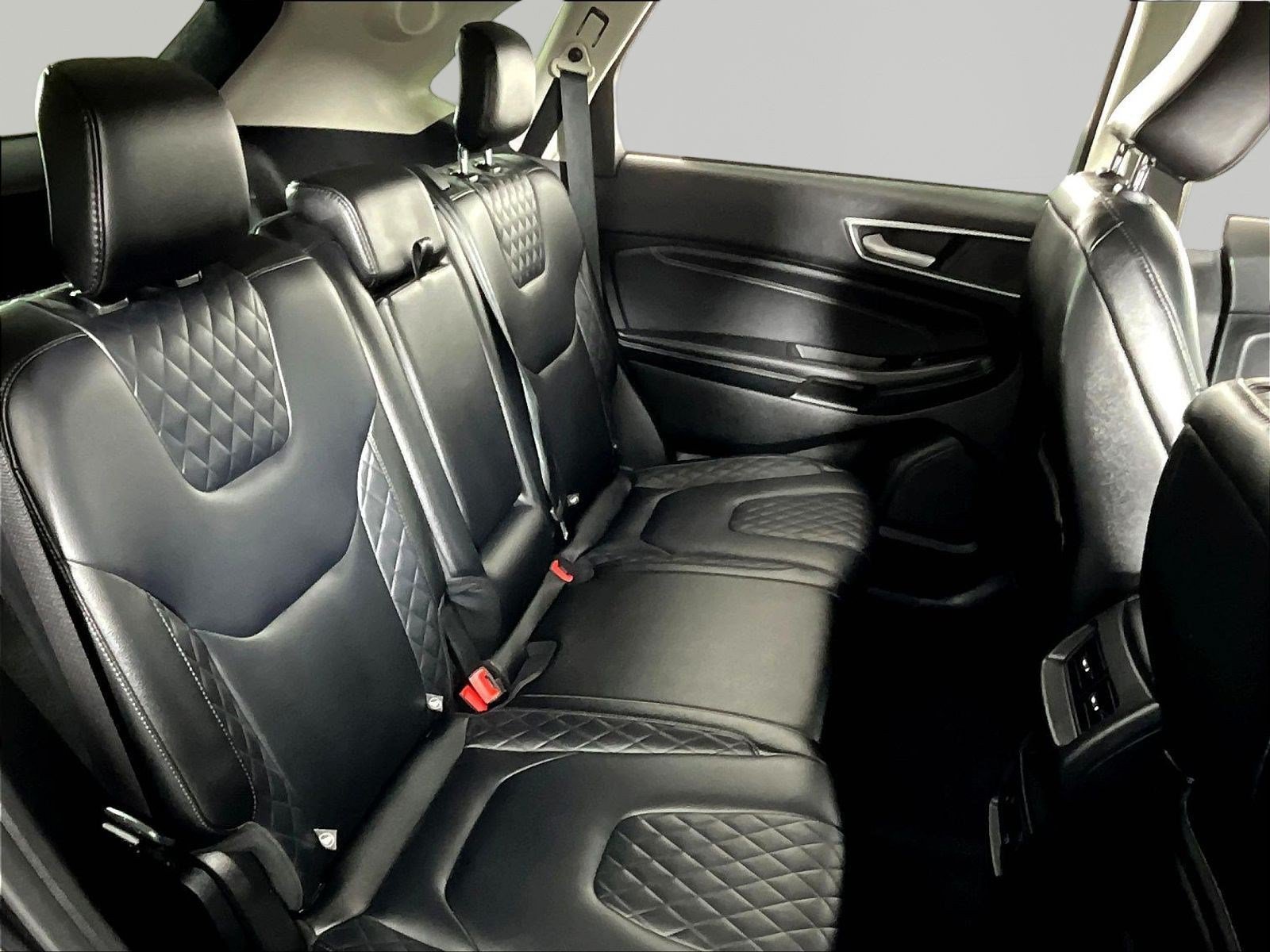 Used 2024 Ford Edge Titanium AWD/4WD image 25