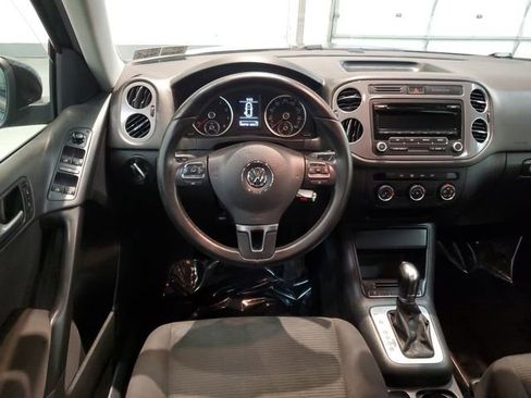 Used 2014 Volkswagen Tiguan S image 14