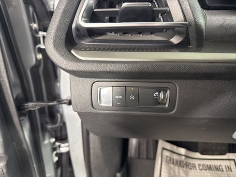 Used 2024 Chevrolet Traverse LT image 25