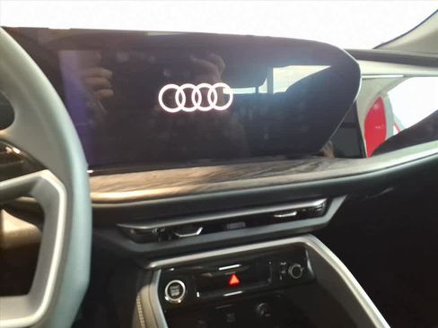 Certified 2025 Audi Q5 Premium Plus w/ Premium Plus AWD/4WD image 12