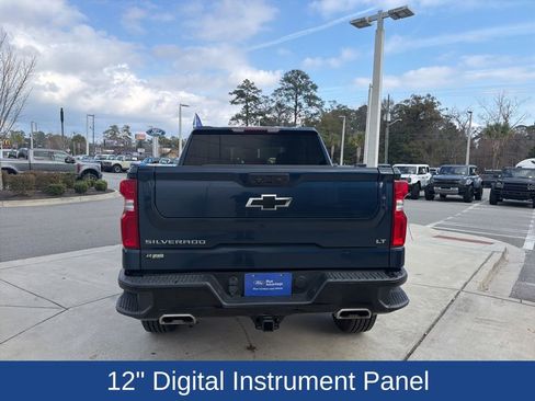 Used 2022 Chevrolet Silverado 1500 LT Trail Boss image 4