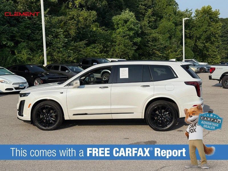 Used 2023 Cadillac XT6 Premium Luxury w/ Technology Package AWD/4WD image 2
