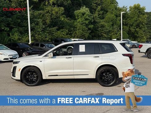 Used 2023 Cadillac XT6 Premium Luxury w/ Technology Package AWD/4WD image 2