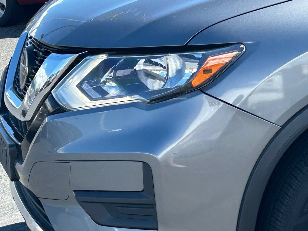 Used 2018 Nissan Rogue SV AWD/4WD image 23