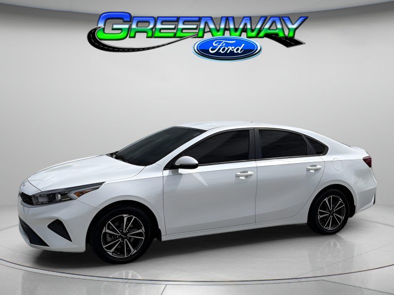 Used 2023 Kia Forte LXS w/ LXS Technology Package FWD image 1