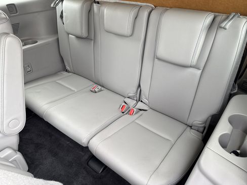 Used 2017 Toyota Highlander Limited image 29