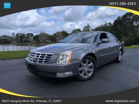 Used 2007 Cadillac DTS w/ Trunk Convenience Package FWD image 1