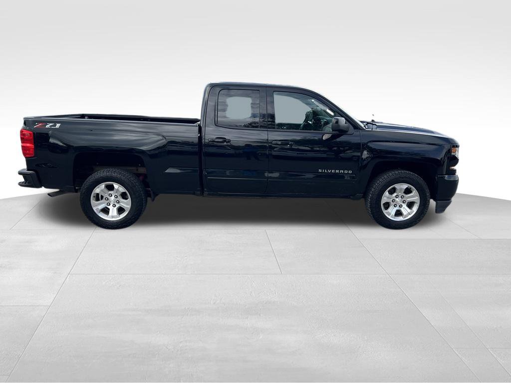 Used 2018 Chevrolet Silverado 1500 LT AWD/4WD image 7